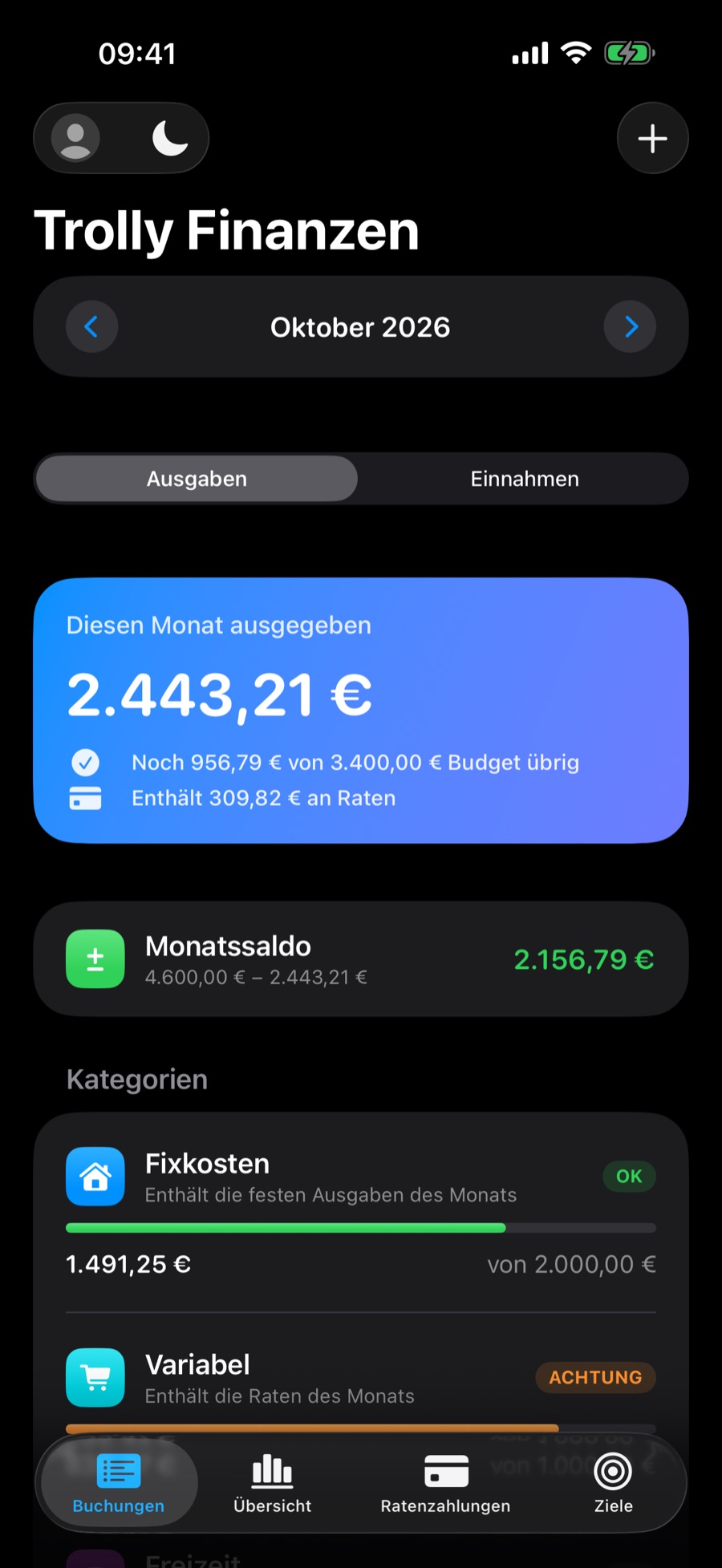 Tab Übersicht im dunklen Modus, mit den Karten des Monats und dem Diagramm pro Kategorie