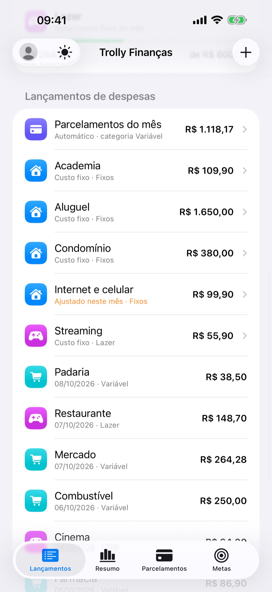 Lista de lançamentos com os custos fixos do mês, um deles ajustado só neste mês